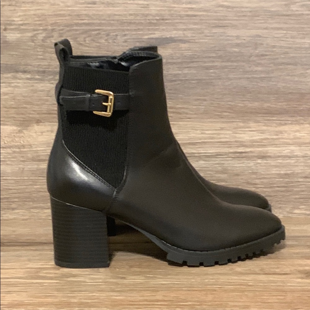 Blondo Tobo Black Leather Waterproof Ankle Boots with Chunky Heel Sz- 9